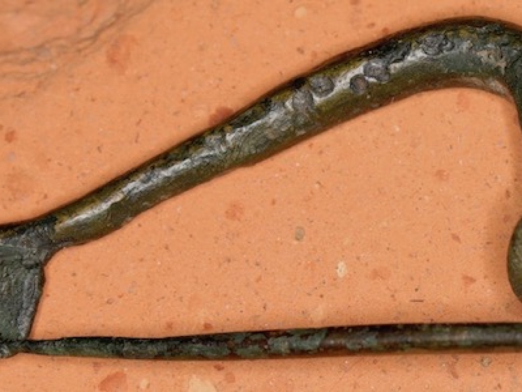 Roman brooch with needle